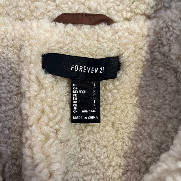 Forever 21 Puffer Jacket with Shearling Collar - Picture 4 of 4